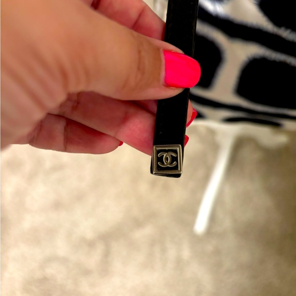 Chanel Messenger Bag - Picture 2 of 16